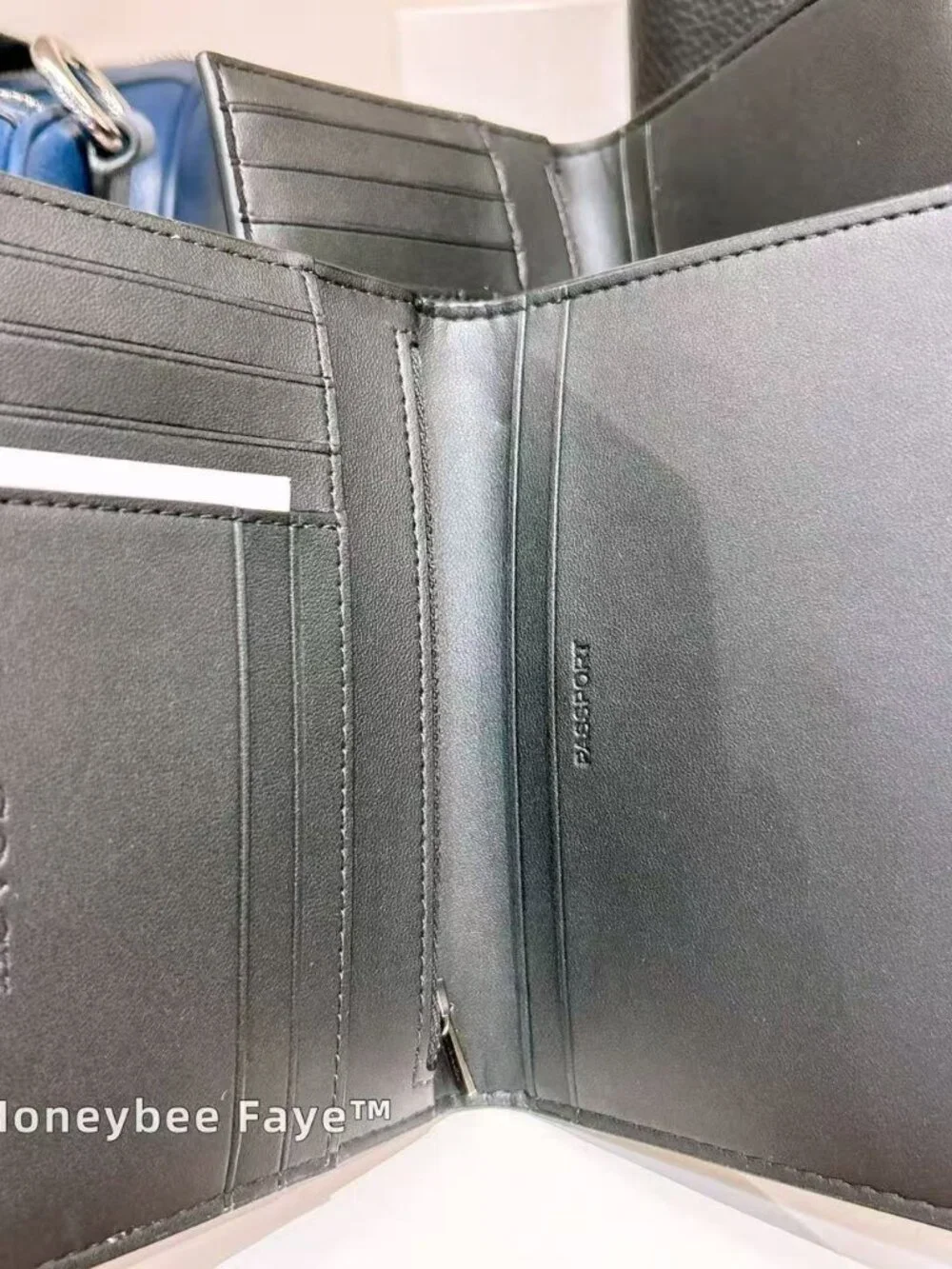 NWT Coach Passport Card Case In Signature Canvas With Patches CFR97